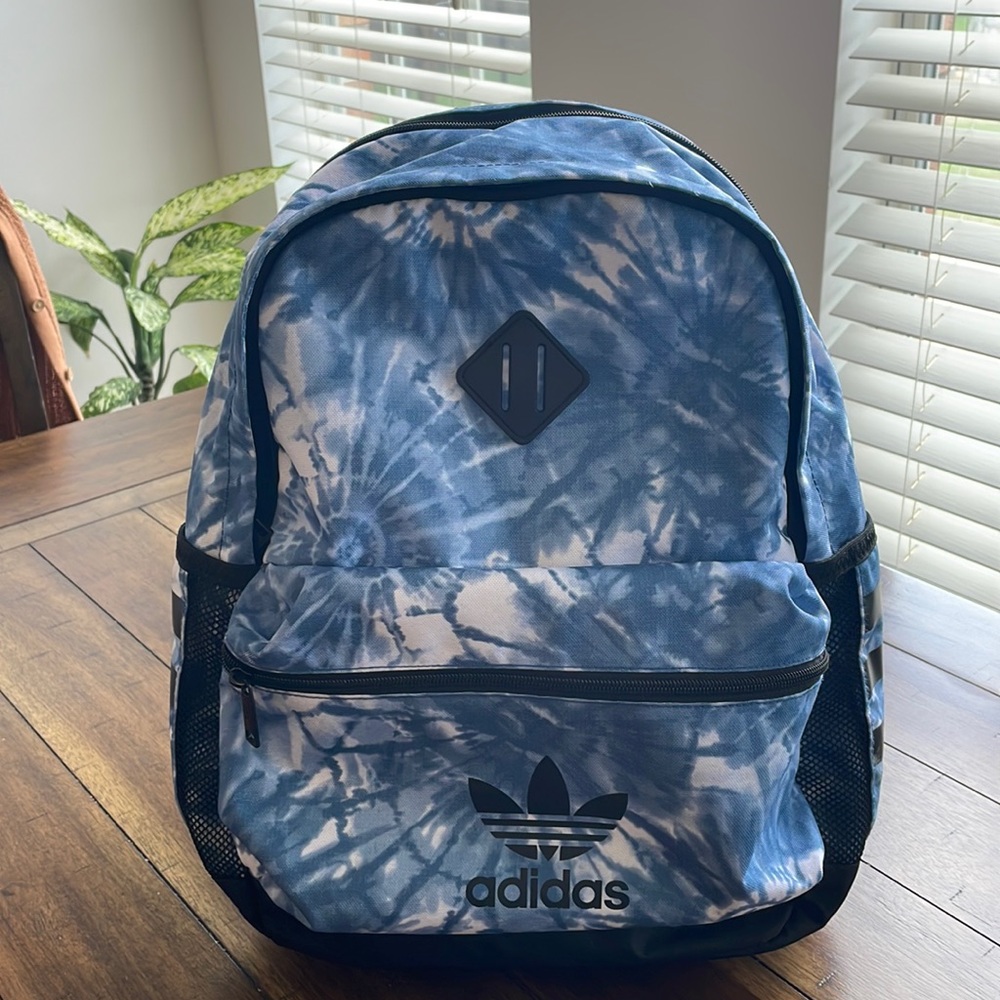 Unisex Adidas backpack. Great condition!